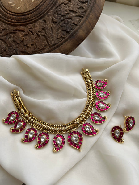 Kundan manga necklace with studs