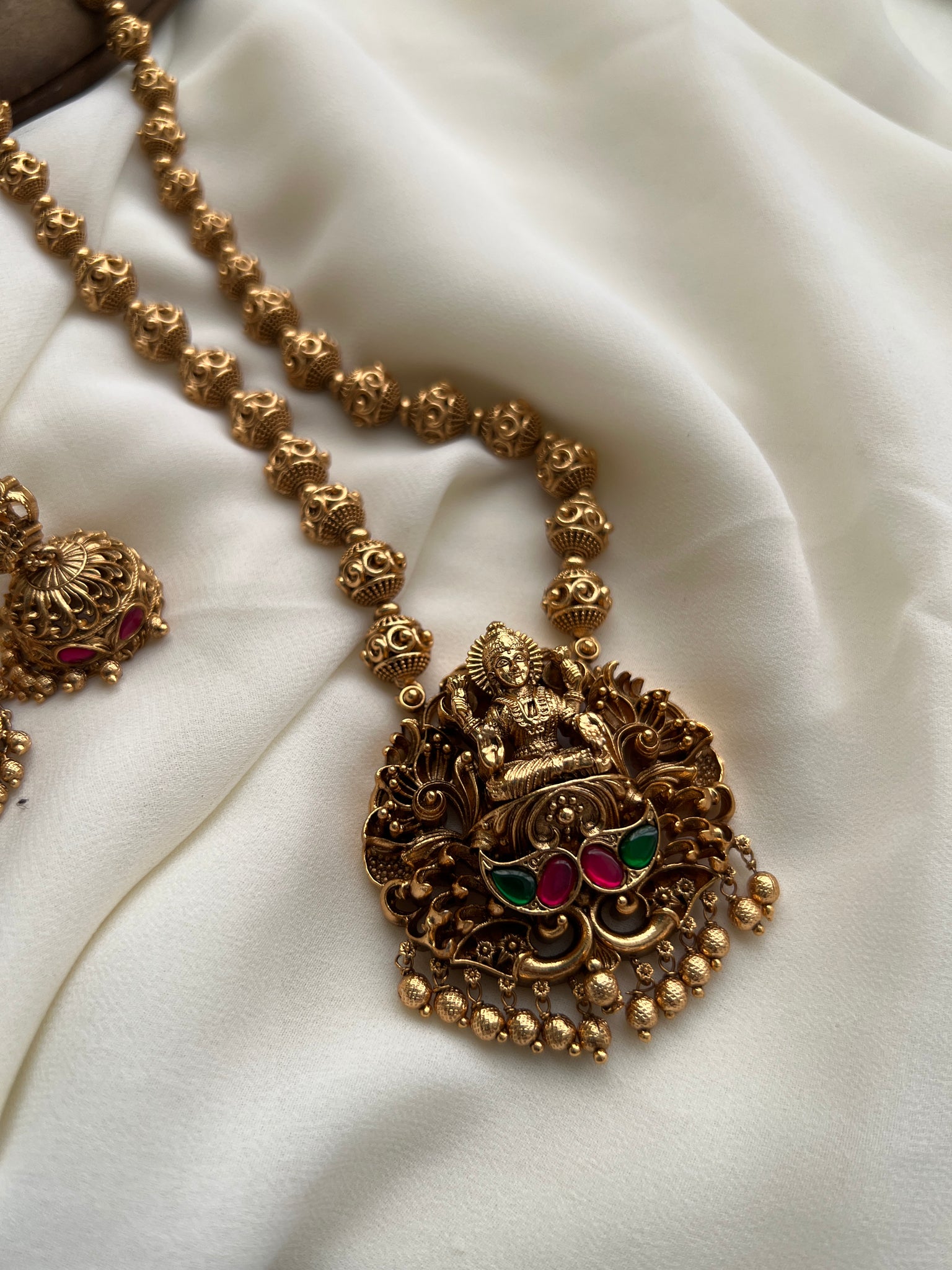 Kundan temple haram with jhumkas