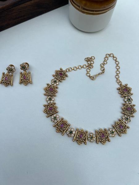 Designer kemp necklace with studs