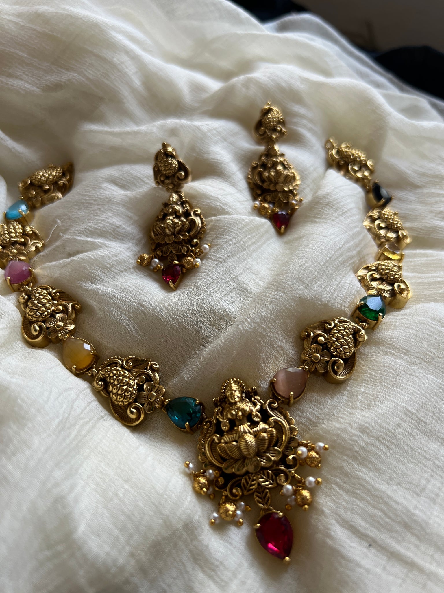 Navaratna Nagas Lakshmi necklace with earrings