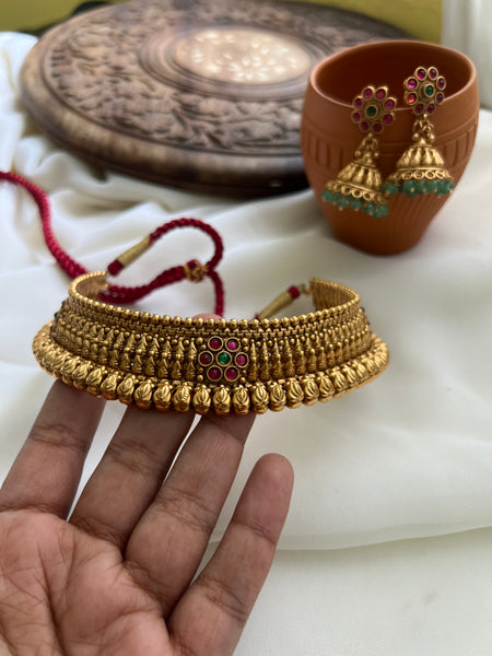 Kemp thushi style choker with jhumkas