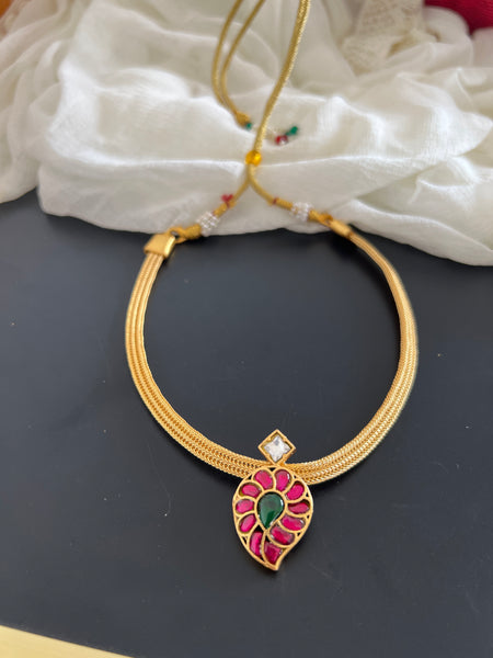 Manga Kundan choker