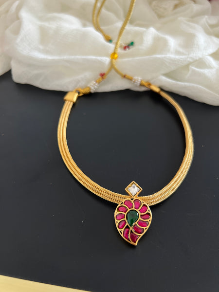 Manga Kundan choker