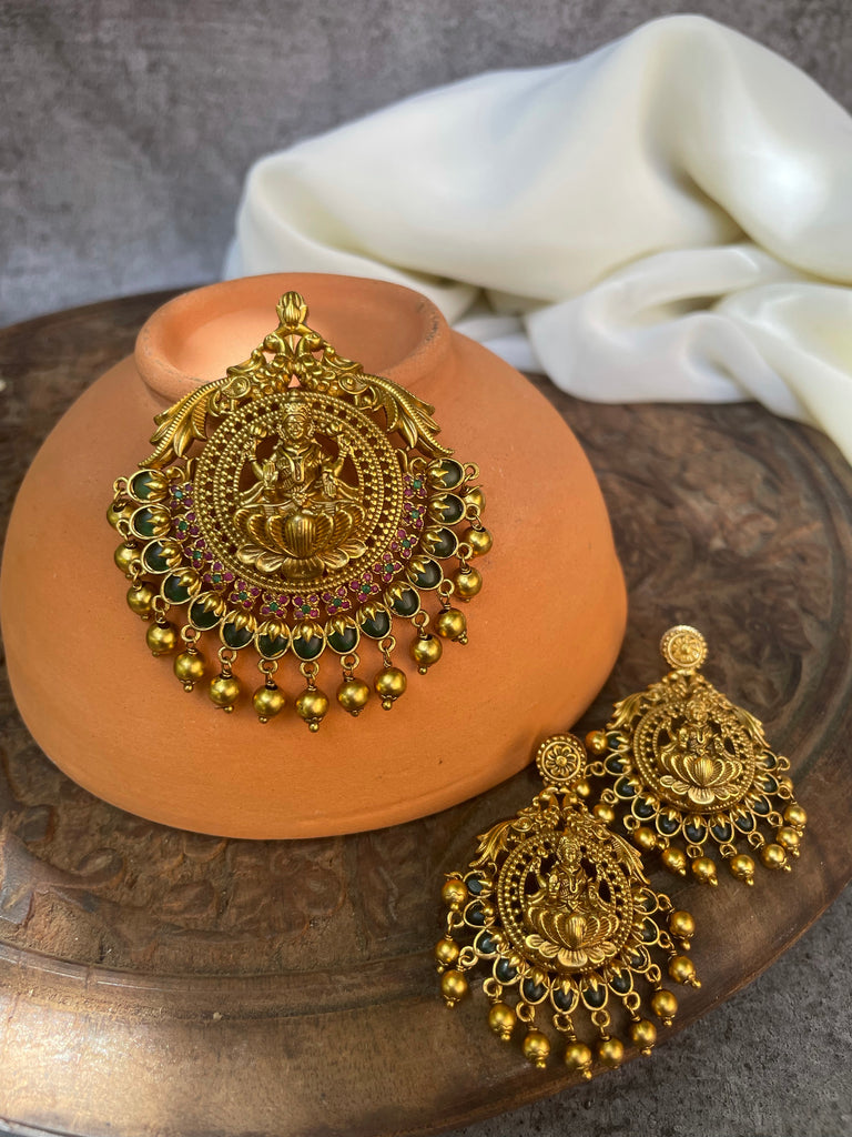 Antique earrings lakshmi design with kemp stone and pearl hangings –  Prashanti Sarees