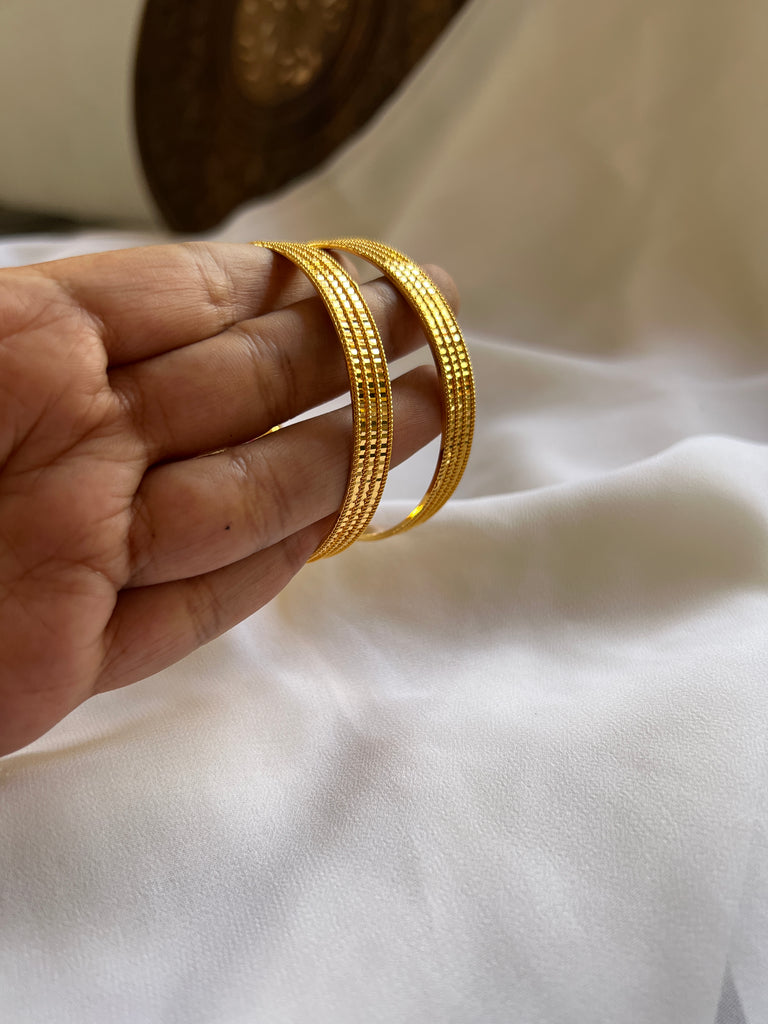 Shop special gold bracelet online | Kalyan Jewellers