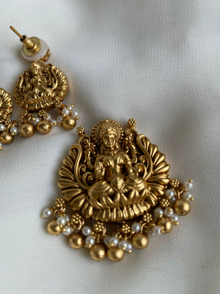 Reversible Kemp pendant with earrings with Lakshmi Nagas work