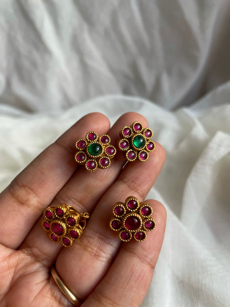 Clip on Small kemp flower studs