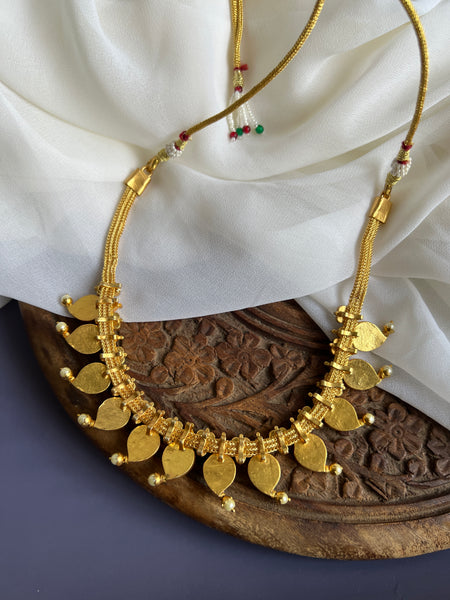 White Kundan manga necklace