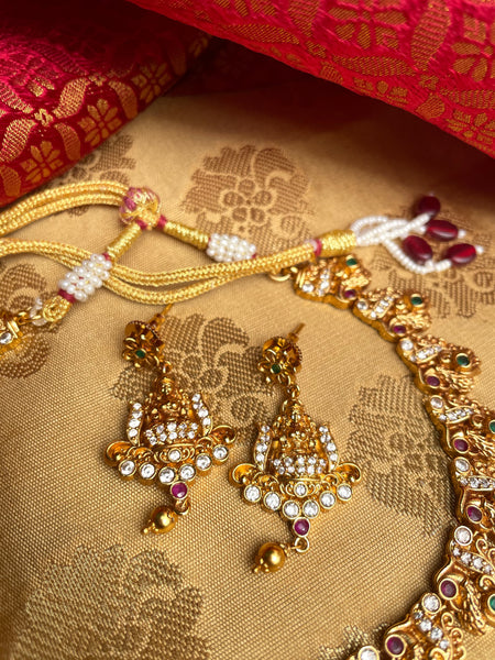 Lakshmi mayil short necklace set