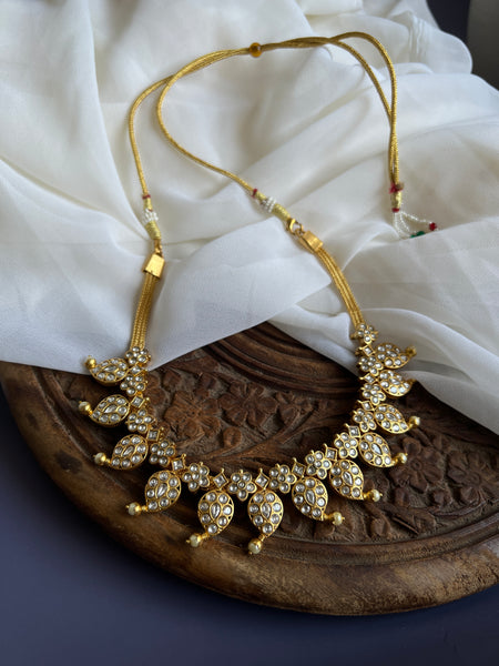 White Kundan manga necklace