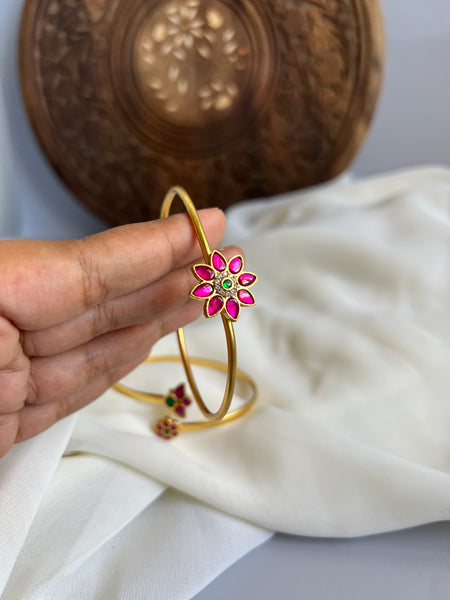 Kundan flower studded kada