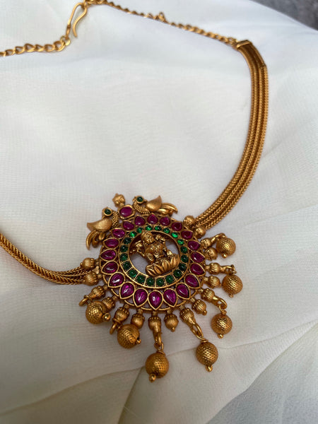 Lakshmi kemp pendant choker with studs