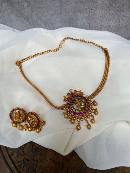 Lakshmi kemp pendant choker with studs