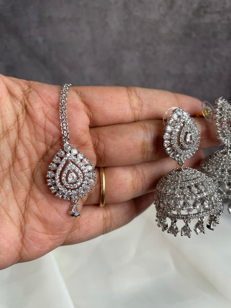 Ad stone bridal Jhumkas with tika